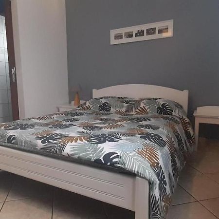 Chambre D'Hote Magdeleine Le Guillaume Екстериор снимка