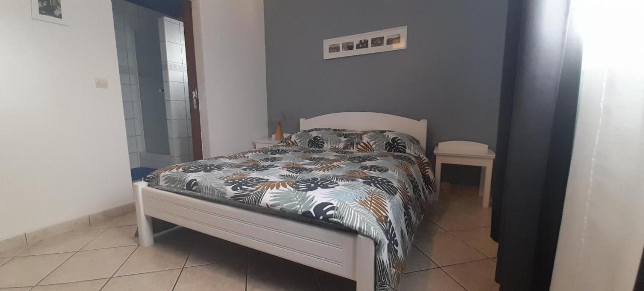 Chambre D'Hote Magdeleine Le Guillaume Екстериор снимка